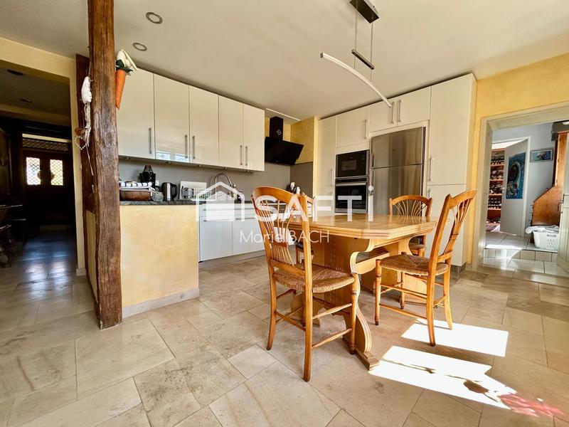 Maison - 174 m² - 8 pièces