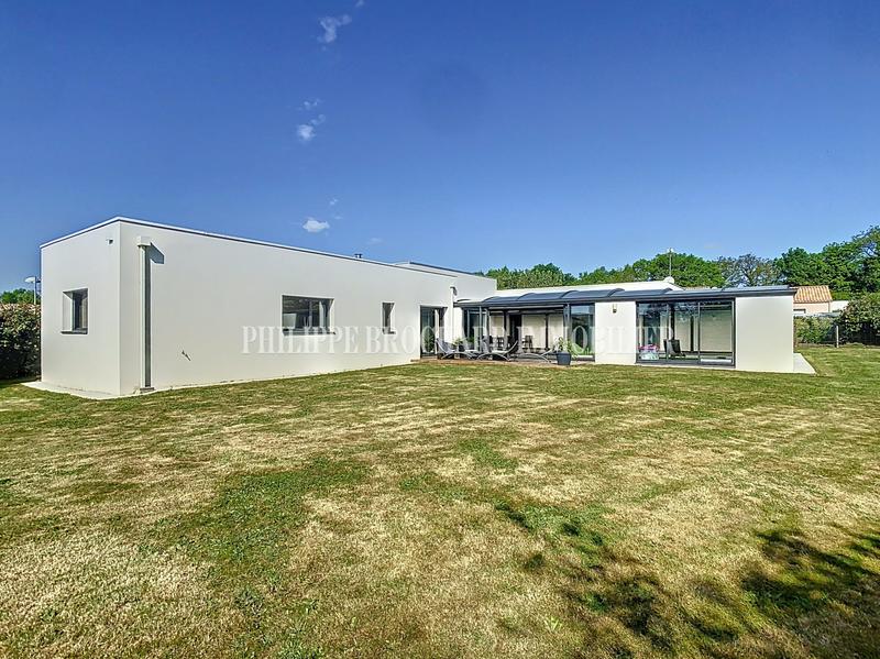 Maison - 192 m² - 10 pièces