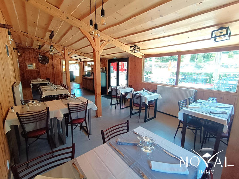 Maison - 240 m² - 5 pièces