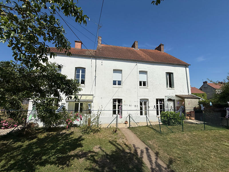 Maison - 256 m² - 10 pièces