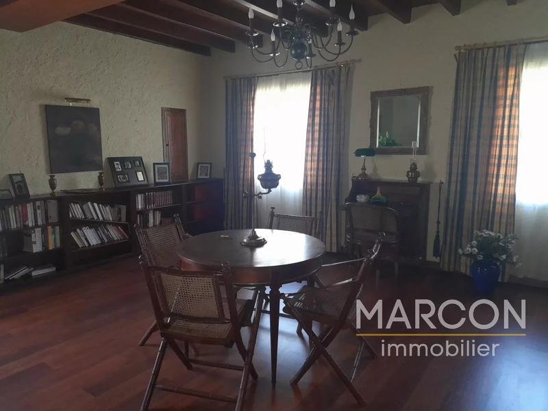 Propriété - 184 m² - 6 pièces