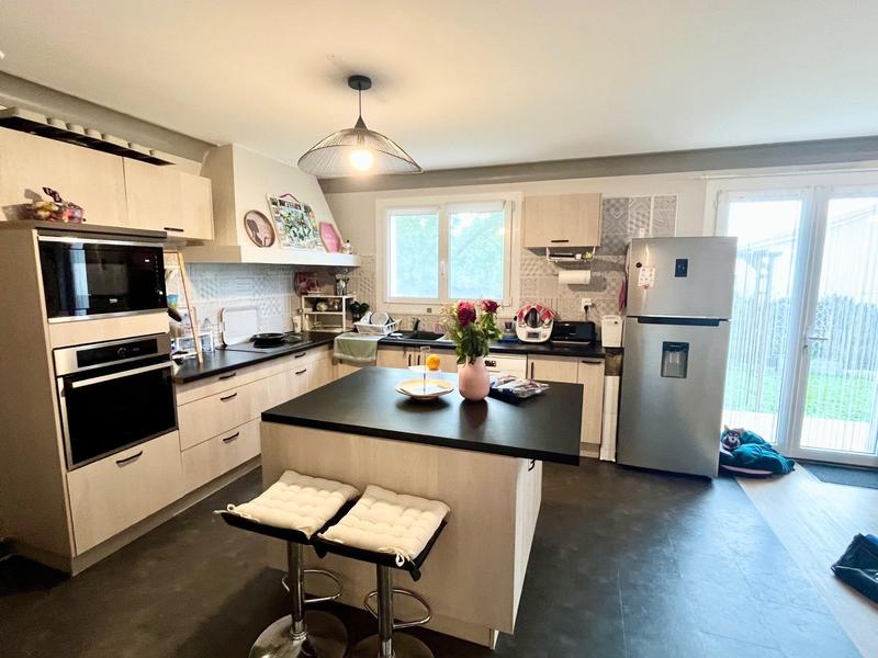 Maison - 223 m² - 7 pièces