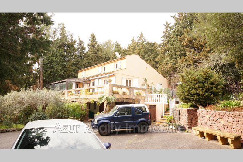 Villa - 152 m² - 8 pièces