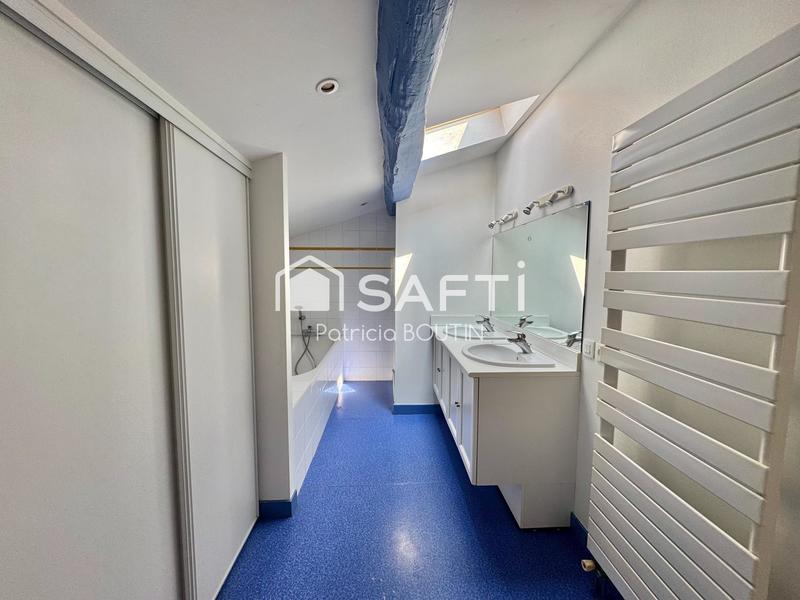 Maison - 205 m² - 8 pièces