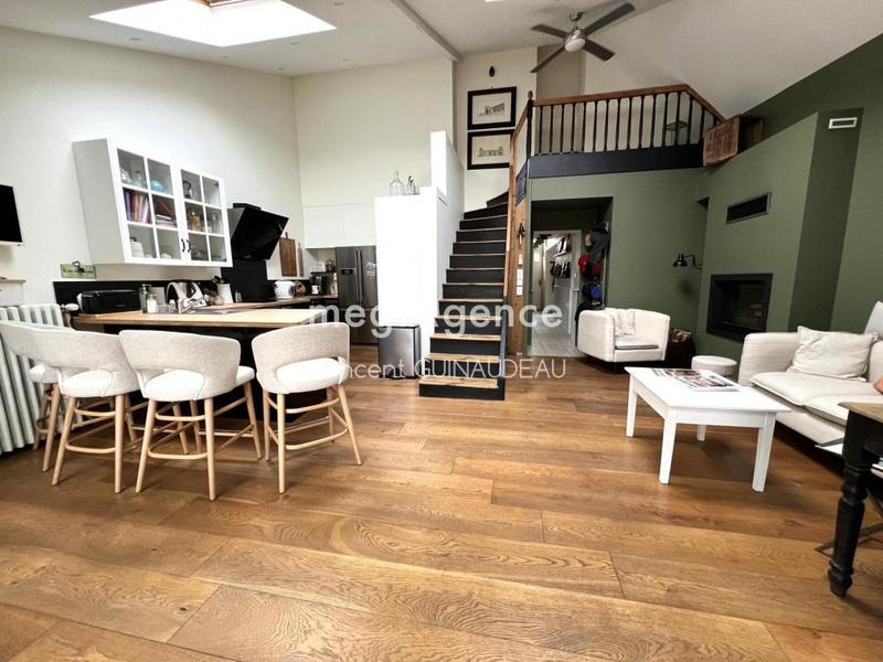 Maison - 208 m² - 9 pièces