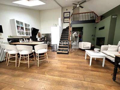 Maison - 208 m² - 9 pièces