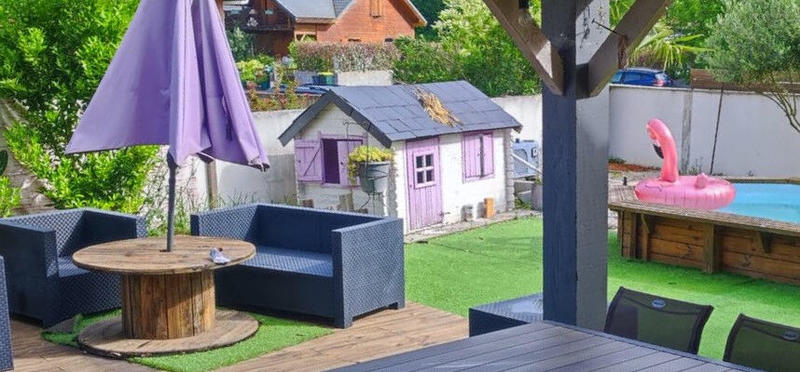 Maison - 184 m² - 8 pièces