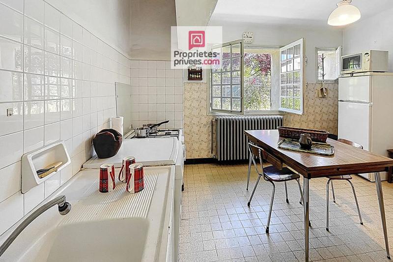 Maison - 185 m² - 9 pièces