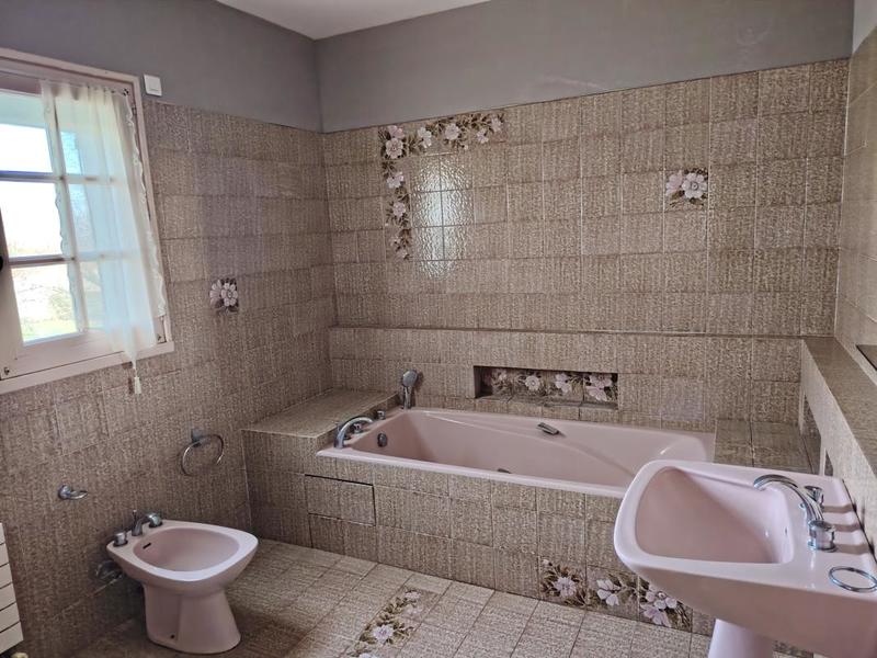 Maison - 260 m² - 10 pièces