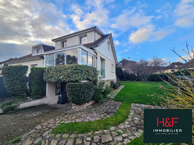 Maison traditionnelle - 75 m² - 4 pièces