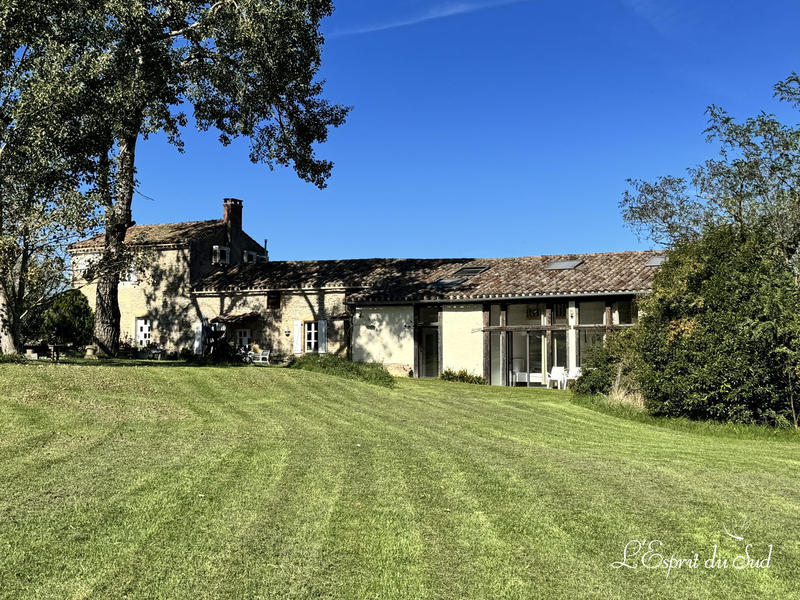 Maison - 280 m² - 4 pièces