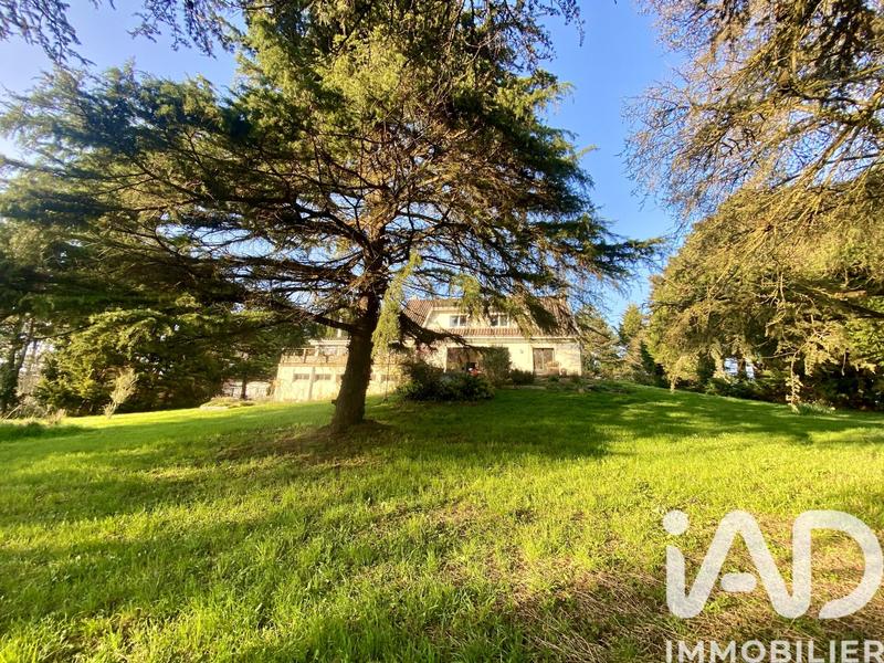 Maison - 226 m² - 8 pièces