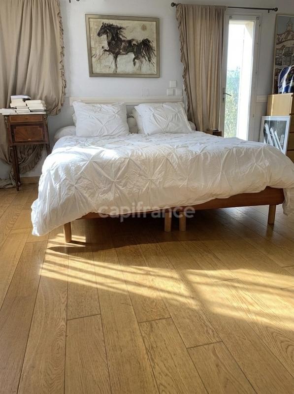 Maison - 280 m² - 7 pièces