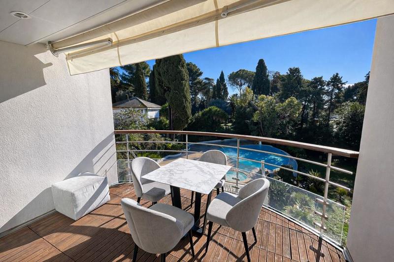 Appartement - 147 m² - 5 pièces