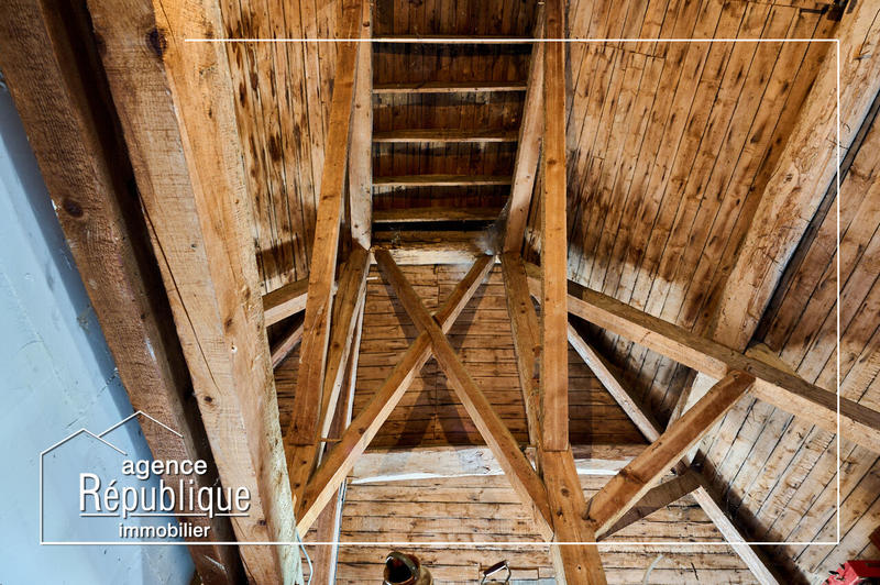 Maison - 320 m² - 13 pièces