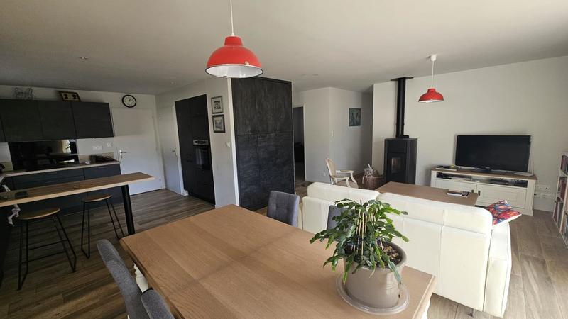 Maison - 92 m² - 5 pièces