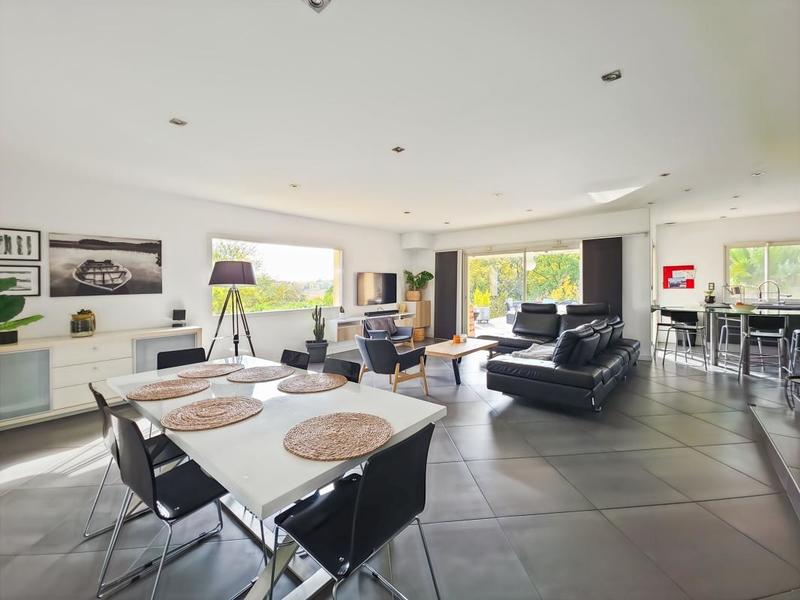 Maison - 195 m² - 7 pièces