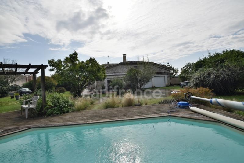 Maison - 265 m² - 7 pièces