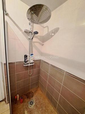 Maison - 310 m² - 11 pièces