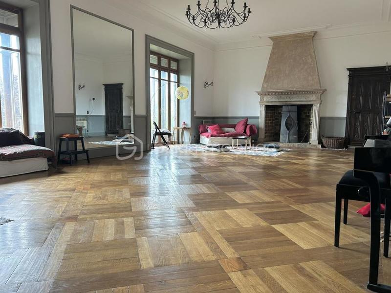 Maison - 180 m² - 8 pièces