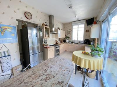 Maison traditionnelle - 160 m² - 7 pièces