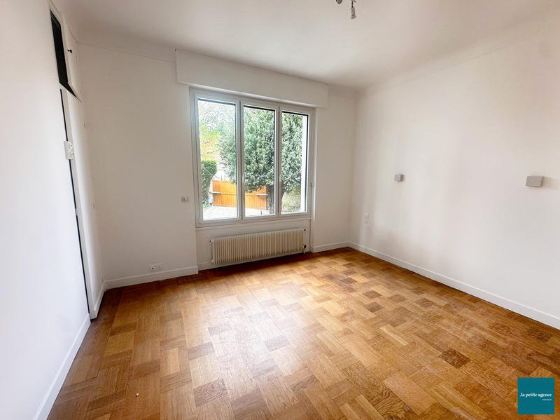 Maison - 219 m² - 7 pièces