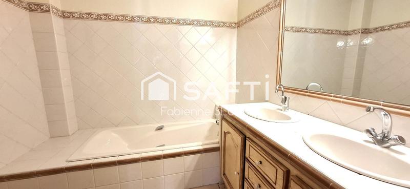 Maison - 265 m² - 11 pièces