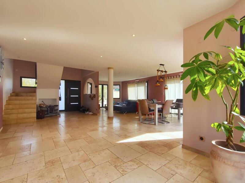 Maison - 167 m² - 6 pièces