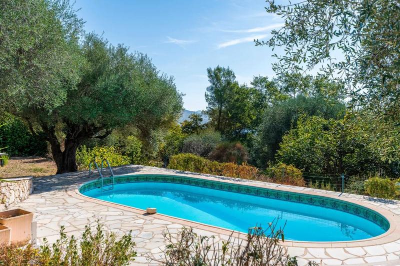 Villa - 233 m² - 8 pièces