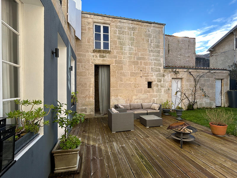 Maison - 293 m² - 10 pièces
