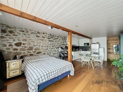 Maison - 210 m² - 6 pièces