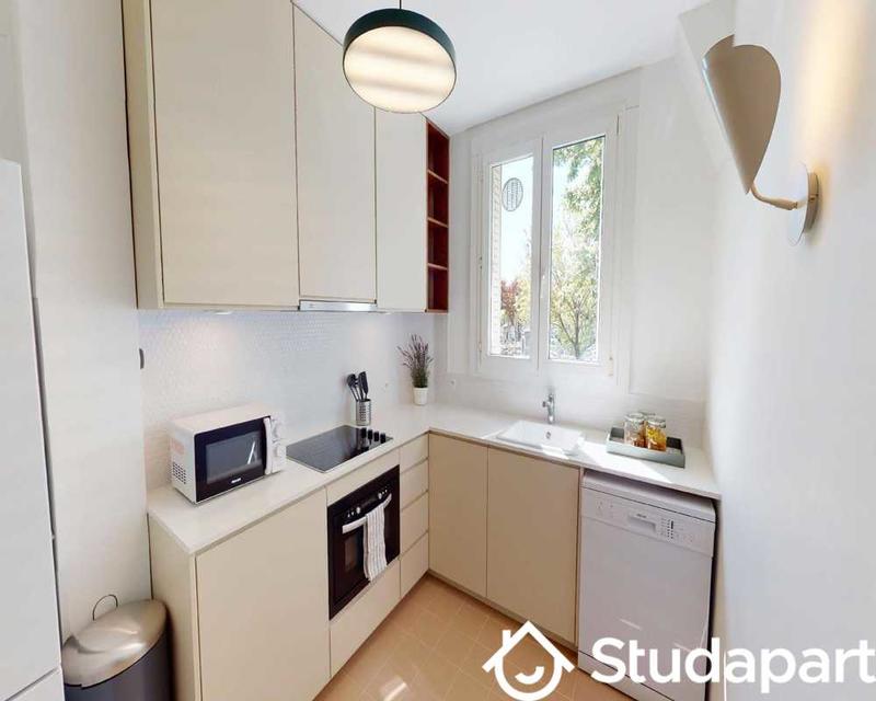 Chambre - 80 m² - 1 pièce