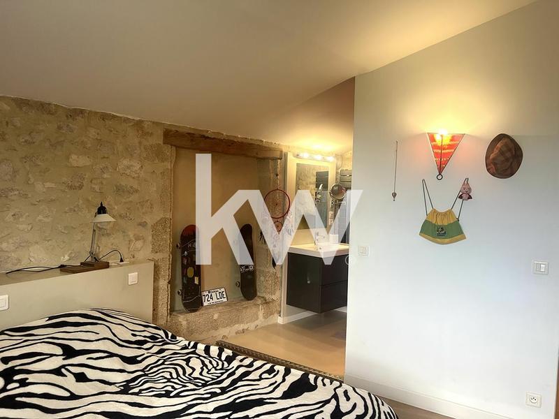 Maison - 310 m² - 11 pièces