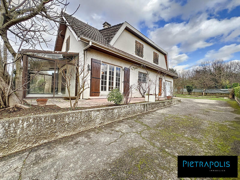 Maison traditionnelle - 132 m² - 6 pièces