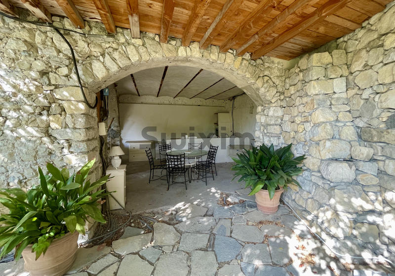 Maison de village - 400 m² - 21 pièces