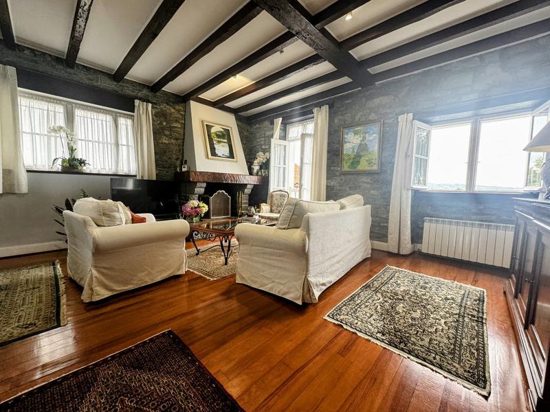 Maison - 140 m² - 6 pièces