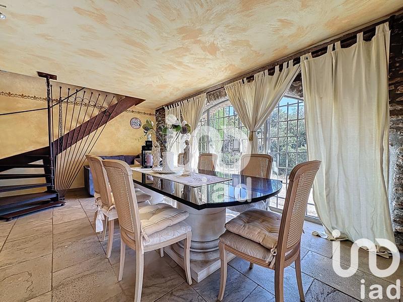 Maison - 445 m² - 19 pièces