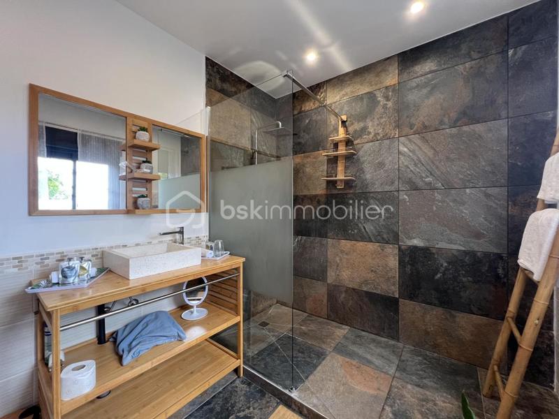 Propriété - 374 m² - 13 pièces