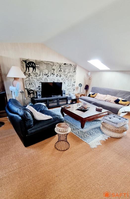 Maison - 261 m² - 10 pièces