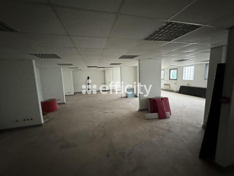 Bureau - 2 000 m² - 30 pièces