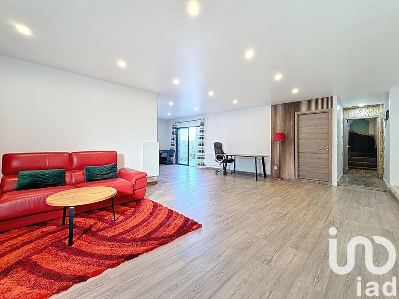 Maison - 222 m² - 8 pièces