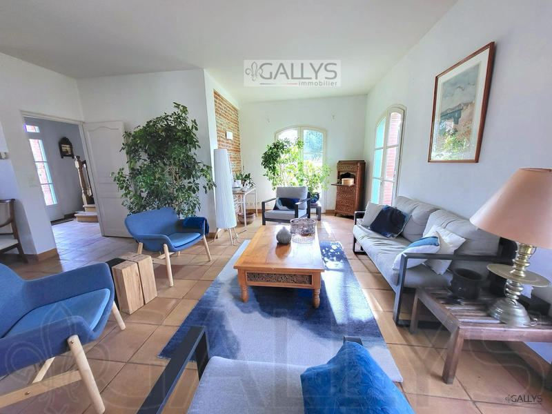 Maison traditionnelle - 158 m² - 5 pièces