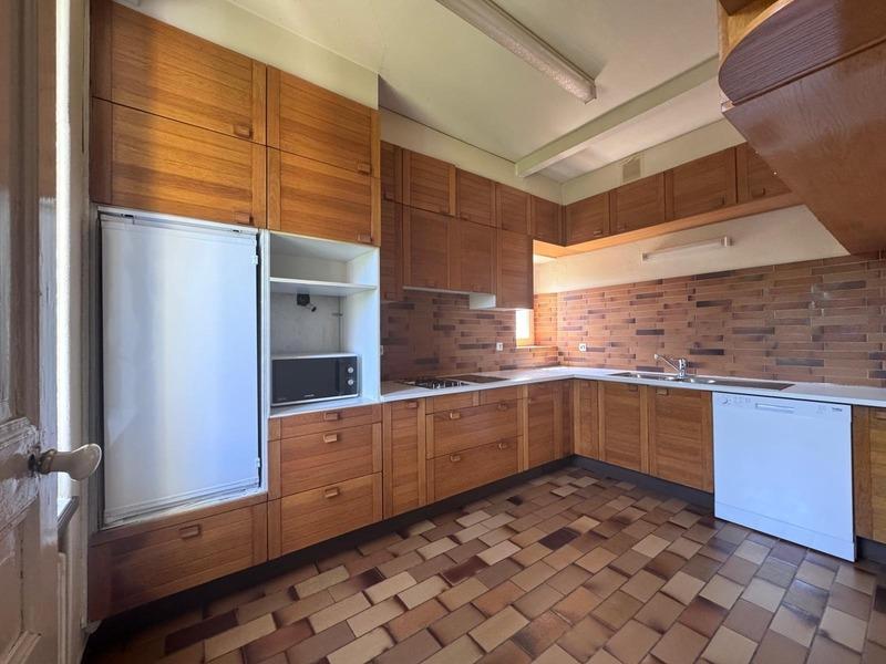 Maison - 198 m² - 8 pièces