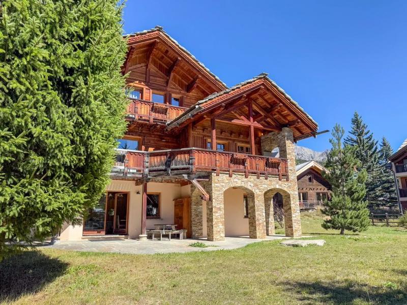 Châlet - 375 m² - 9 pièces