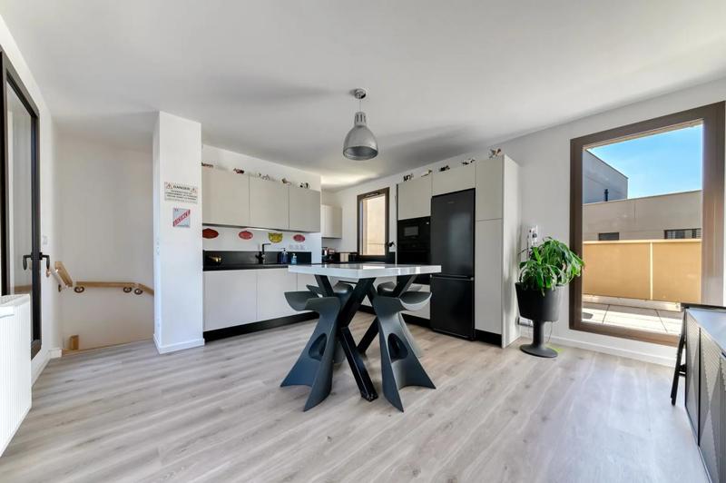 Duplex - 100 m² - 4 pièces