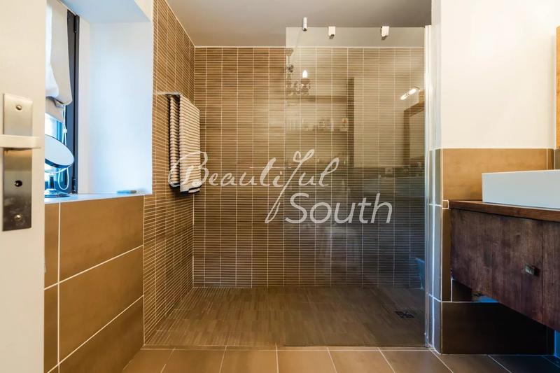 Mas - 262 m² - 6 pièces