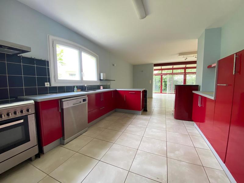 Maison - 260 m² - 10 pièces