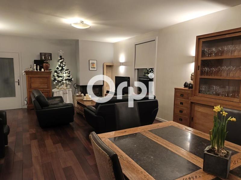 Maison - 210 m² - 6 pièces