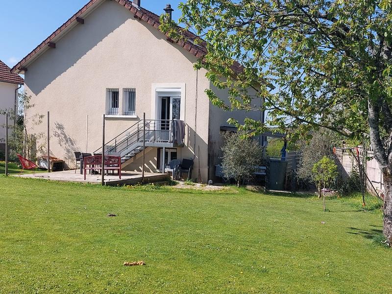 Maison - 99 m² - 6 pièces