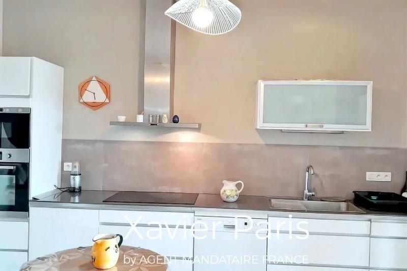 Maison - 228 m² - 7 pièces